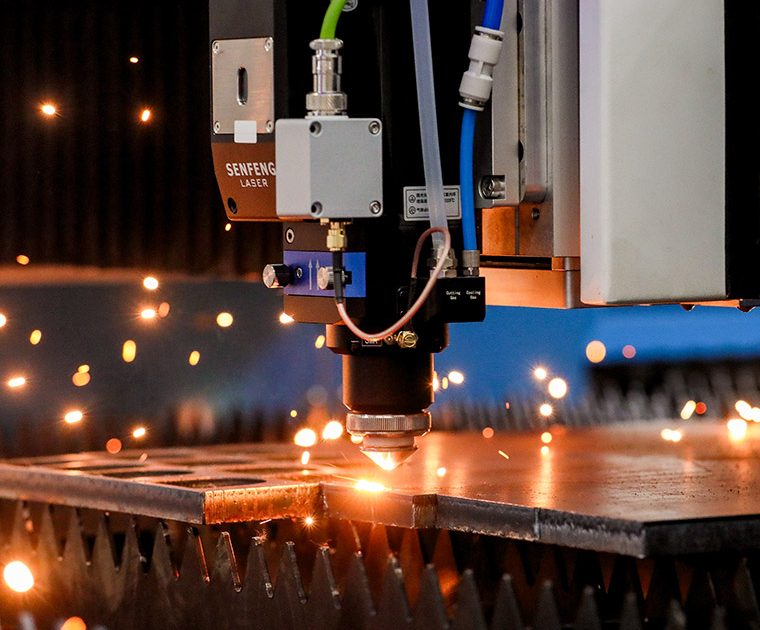 なファイバーレーザー切断機