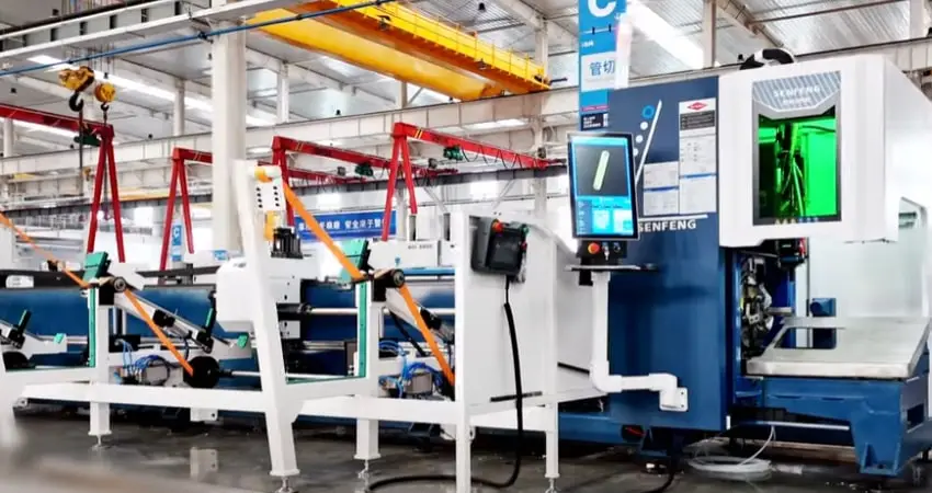 パイプレーザー切断機です