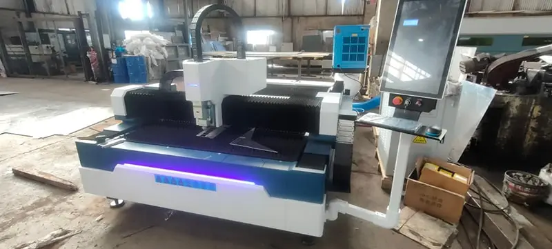 ファイバーレーザー切断機