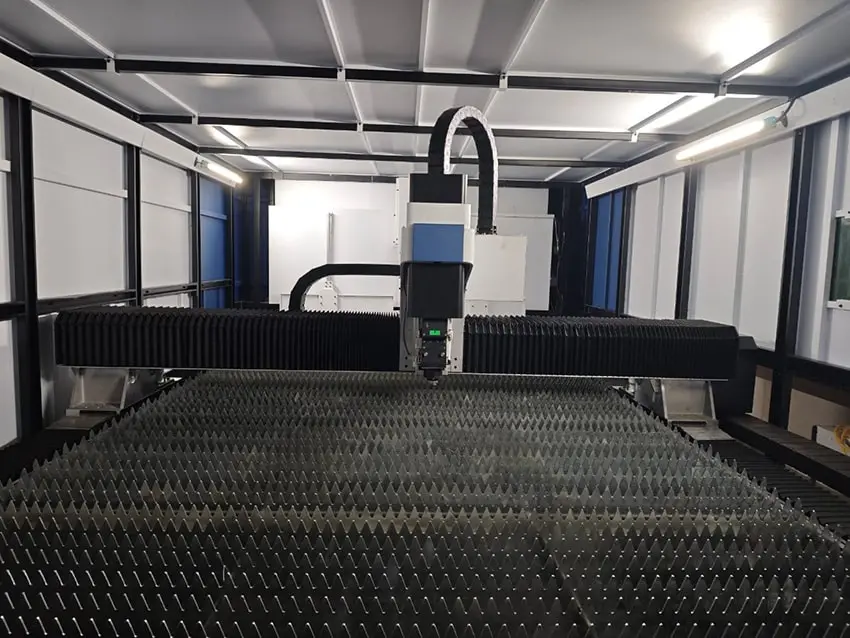 SF4020Hファイバーレーザー切断機