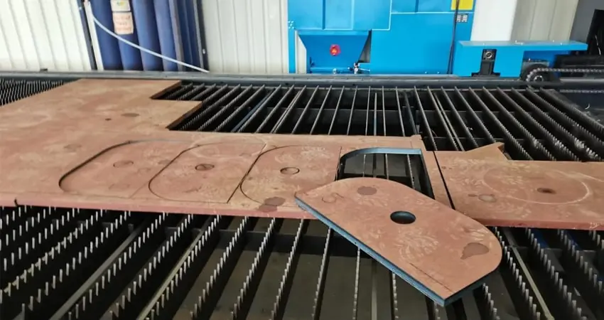 30mm厚のステンレス鋼板の切断