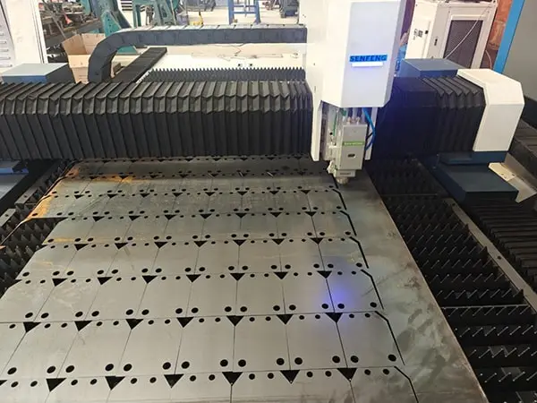 1.5kW SF3015N シートレーザー切断機